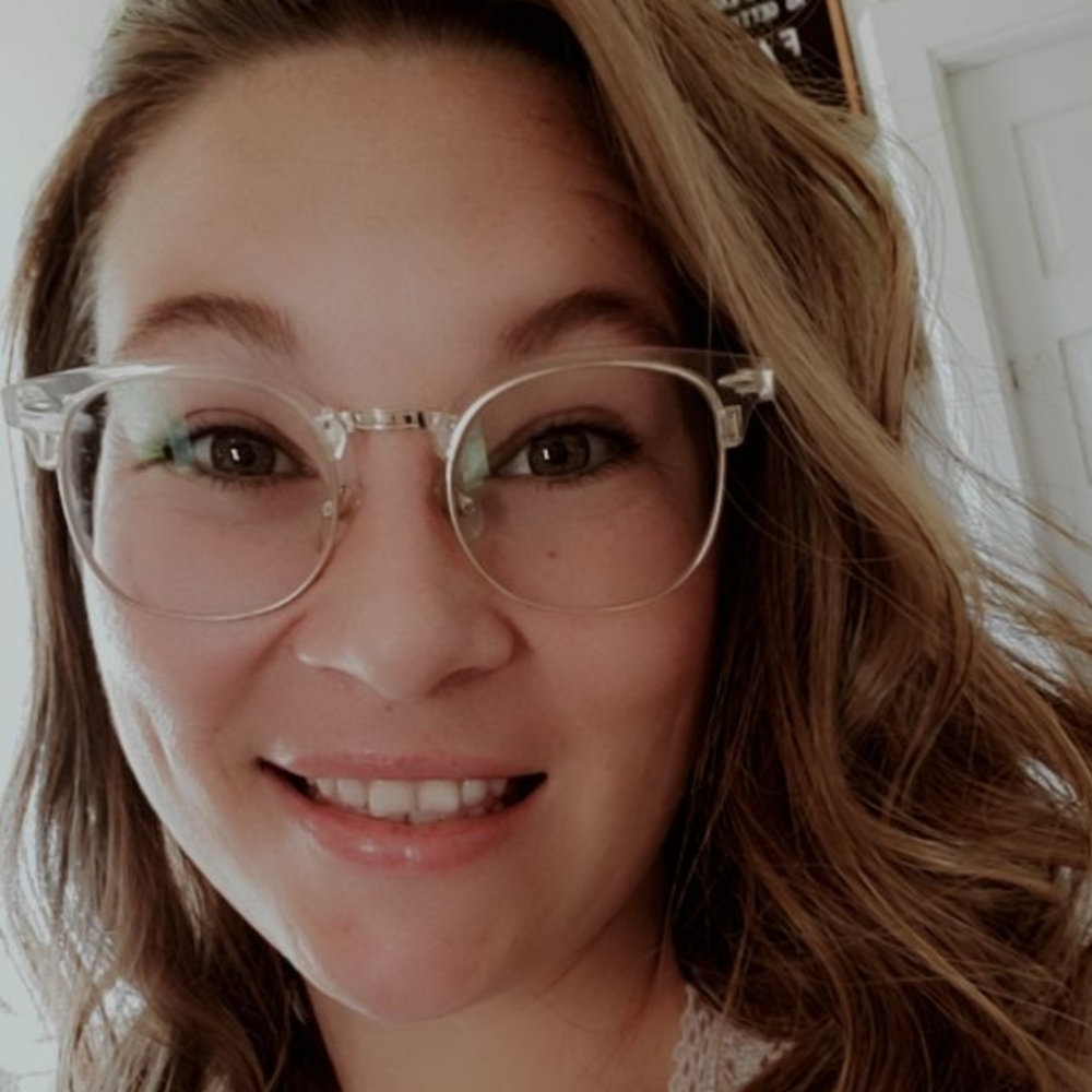 Meet your Posher, Hollie